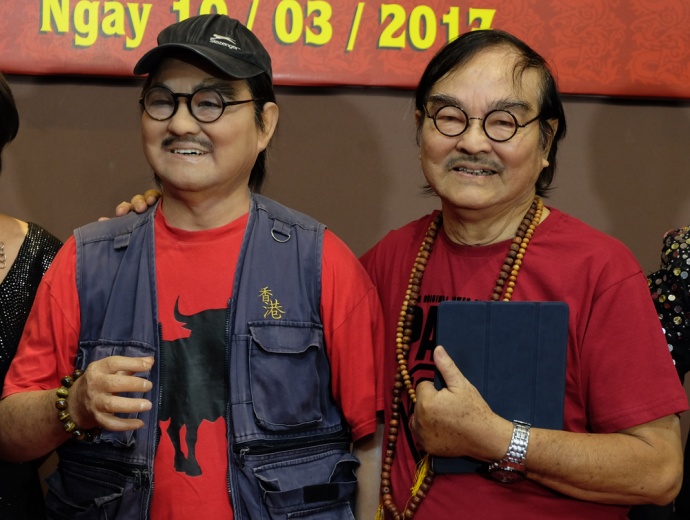 Nghệ sĩ Việt thích thú ngắm tượng sáp giống hệt mình