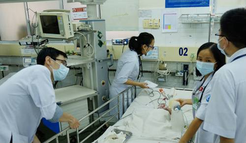 tp.hcm: thuong tam be gai 10 thang tu vong vi thau nuoc trong nha - 1