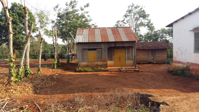 be gai lop 8 bi 5 thanh nien xam hai toi muc tram cam? - 2